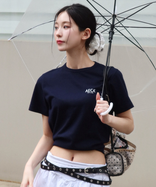 AECA(エイカ)の「AECA SIGNATURE TEE-NAVY(Tシャツ/カットソー・レディース・その他・MEDIUM/LARGE/X-LARGE/W)」の2枚目の写真