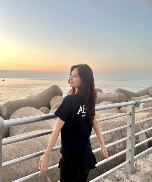 AECA(エイカ)の「AECA SIGNATURE TEE-NAVY(Tシャツ/カットソー・レディース・その他・MEDIUM/LARGE/X-LARGE/W)」の21枚目の写真