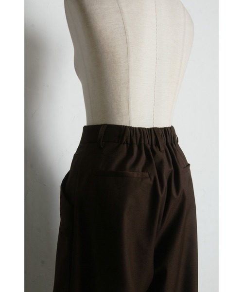 &. NOSTALGIA（アンドドットノスタルジア）の「フラップ付きタックワイドパンツ（その他パンツ・レディース・ブラック/ブラウン・M）」の17枚目の写真