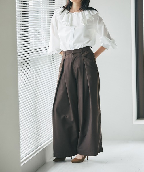 &. NOSTALGIA（アンドドットノスタルジア）の「フラップ付きタックワイドパンツ（その他パンツ・レディース・ブラック/ブラウン・M）」の4枚目の写真