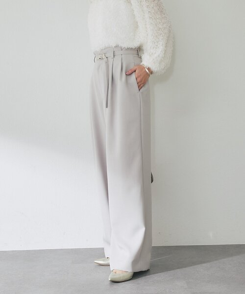 La boutique BonBon（ラブティックボンボン）の「【今すぐお届け！】ベルト付きワイドパンツ（スラックス・レディース・グレイッシュベージュ/オフホワイト/ネイビー・36/38/34）」の5枚目の写真