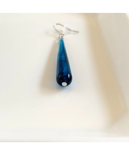 tone(トーン)の「【TOMEI LAB】ドロップ シンプル ピアス(MA)(ピアス(両耳用)・レディース・ブルー系その他/ライトオリーブ/その他・FREE)」の9枚目の写真