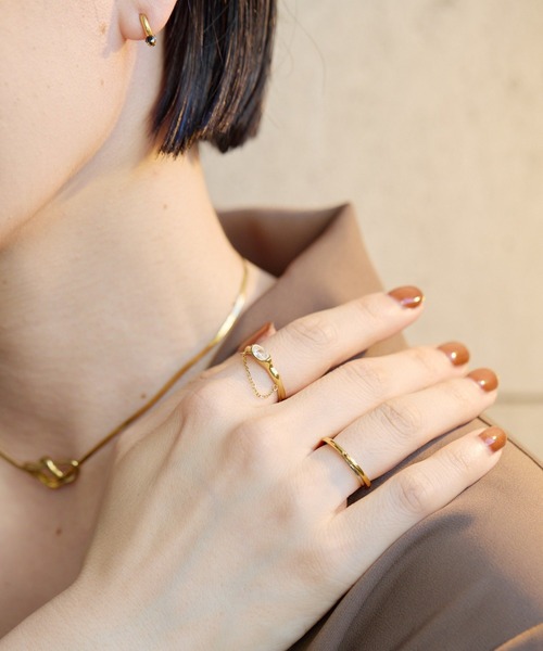 ear PAPILLONNER（イアパピヨネ）の「《金属アレルギー対応/ステンレス》フロントチェーンリング（リング・レディース・ゴールド/シルバー・ONE SIZE）」の4枚目の写真