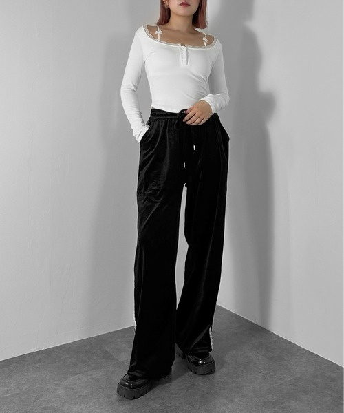 jiasecond.(ジアセカンド)の「【jiasecond.】カップ付きプチリボントップス / トップス カットソー Tシャツ 長袖 コンパクト クロップド ショート リボン ストラップ カップ付き ホワイト ブラック ZOZOTOWN限定(Tシャツ/カットソー・レディース・ブラック/ホワイト・FREE)」の4枚目の写真
