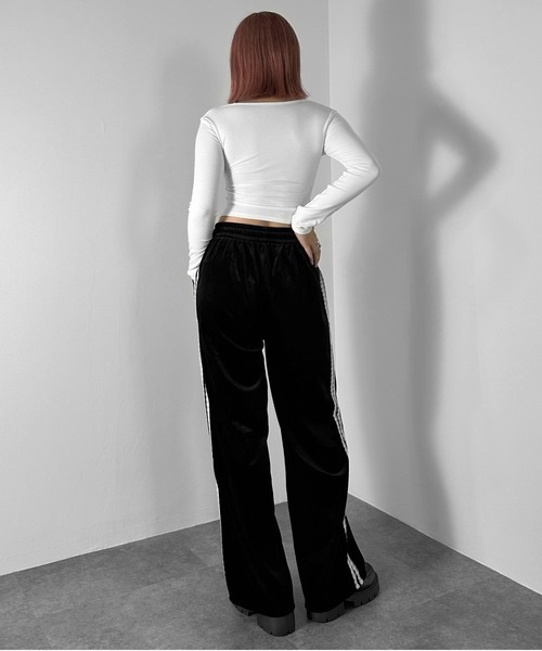 jiasecond.(ジアセカンド)の「【jiasecond.】カップ付きプチリボントップス / トップス カットソー Tシャツ 長袖 コンパクト クロップド ショート リボン ストラップ カップ付き ホワイト ブラック ZOZOTOWN限定(Tシャツ/カットソー・レディース・ブラック/ホワイト・FREE)」の6枚目の写真
