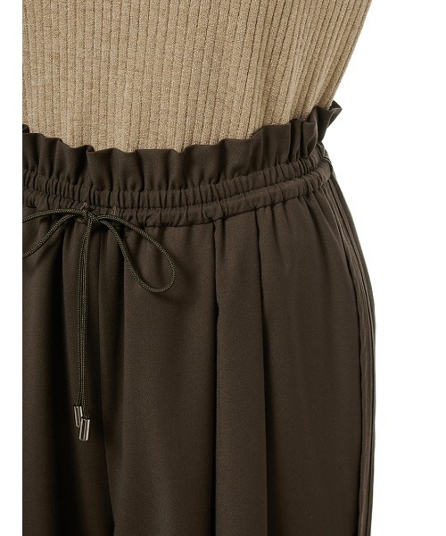 MIESROHE（ミースロエ）の「イージーケアタックギャザーパンツ（その他パンツ・レディース・チャコールグレー/ライトベージュ/ブラウン・0/1）」の9枚目の写真