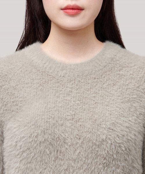 MUSINSA STANDARD WOMAN(ムシンサスタンダードウーマン)の「レディースファジークルーネックニット【ウォームグレー】(ニット/セーター・レディース・その他・X-SMALL/MEDIUM/LARGE/SMALL)」の4枚目の写真