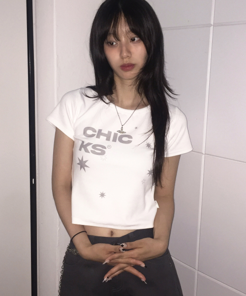 CHICKS(チックス)の「アンバランスティラ スリムフィット 半袖Tシャツ ホワイト(Tシャツ/カットソー・レディース・ホワイト・FREE)」の3枚目の写真