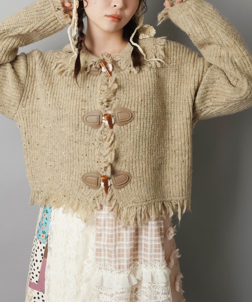 SPINNS(スピンズ)の「ナチュかわ☆彡トグルデザインフリンジニットカーディガン/トグルボタン/NEO森ガール(カーディガン/ボレロ・レディース・アイボリー/ブラウン/ベージュ・ONESIZE)」の21枚目の写真