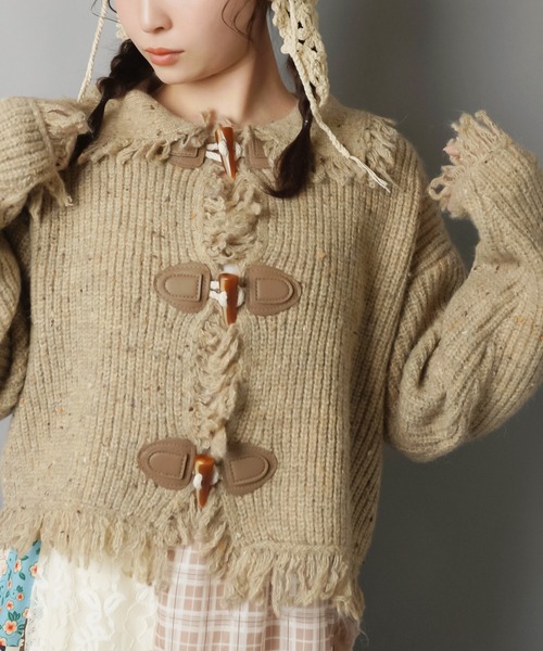 SPINNS(スピンズ)の「ナチュかわ☆彡トグルデザインフリンジニットカーディガン/トグルボタン/NEO森ガール(カーディガン/ボレロ・レディース・アイボリー/ブラウン/ベージュ・ONESIZE)」の18枚目の写真