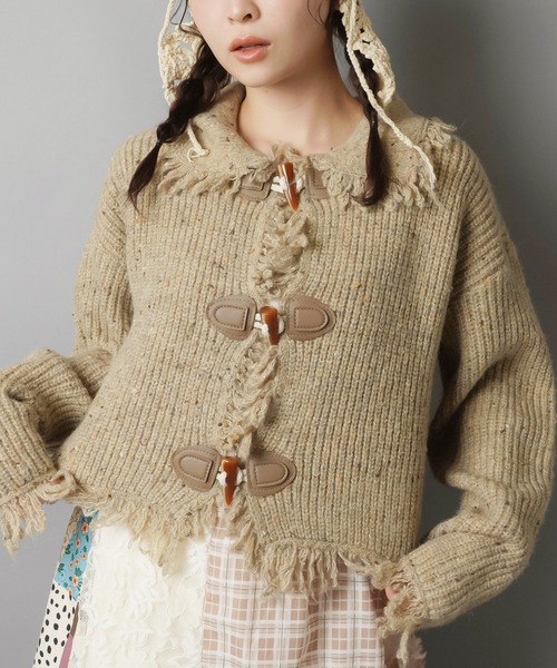 SPINNS(スピンズ)の「ナチュかわ☆彡トグルデザインフリンジニットカーディガン/トグルボタン/NEO森ガール(カーディガン/ボレロ・レディース・アイボリー/ブラウン/ベージュ・ONESIZE)」の15枚目の写真