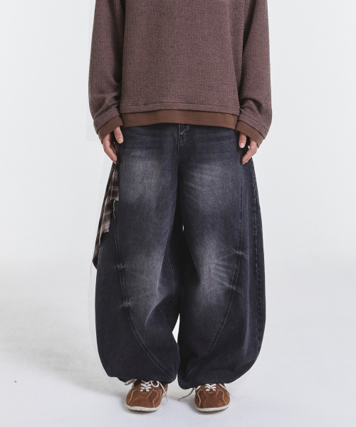 KICHUL（キチョル）の「Curved line balloon denim pants (black)（デニムパンツ・メンズ・その他・X-SMALL/SMALL/MEDIUM/LARGE）」の7枚目の写真