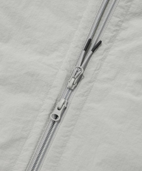 COVERNAT(カバーナット)の「ビッグロゴトラックジャケットライトグレー(ナイロンジャケット・レディース・その他・XX-LARGE/LARGE/MEDIUM/SMALL/X-LARGE/X-SMALL)」の8枚目の写真