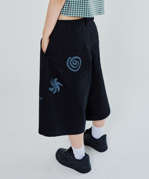 ITZAVIBE(イッザバイブ)の「DOODLE BERMUDA PANTS(その他パンツ・レディース・その他・MEDIUM/LARGE)」の1枚目の写真