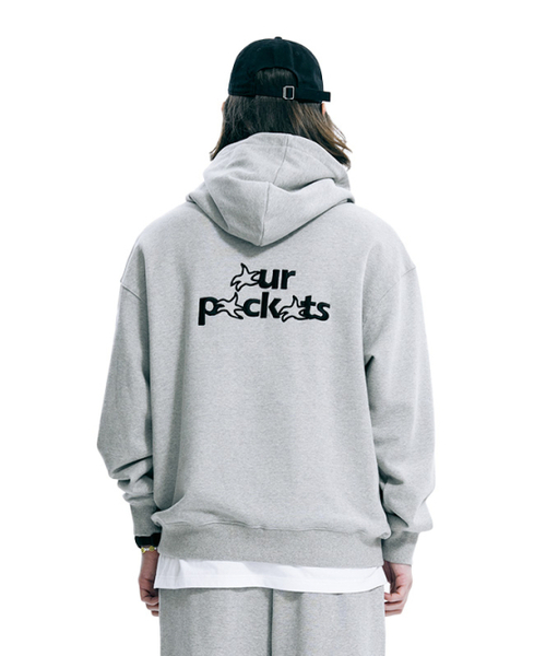 OURPOCKETS(アワーポケッツ)の「アワーポケットシグネチャーロゴスウェットフーディー(グレー)(スウェット・レディース・グレー・MEDIUM/X-LARGE)」の2枚目の写真