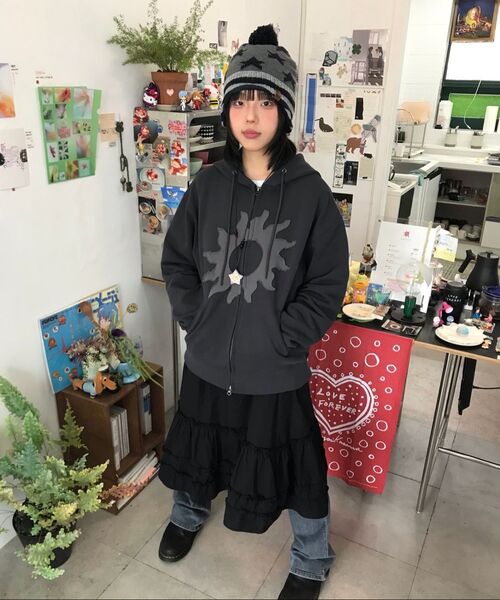 S'EST(エスイーエスティー)の「Solaris Applique Hoodie Charcoal(パーカー・メンズ・その他・LARGE/SMALL/MEDIUM)」の3枚目の写真