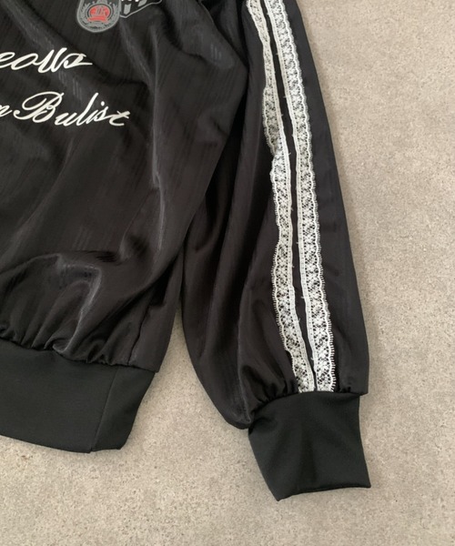 lilful(リルフル)の「【26年春夏新作】ユニフォーム風 レースサイドライン オーバーサイズ ワンショルダーロンT(Tシャツ/カットソー・レディース・レッド/ブラック・M/L)」の9枚目の写真
