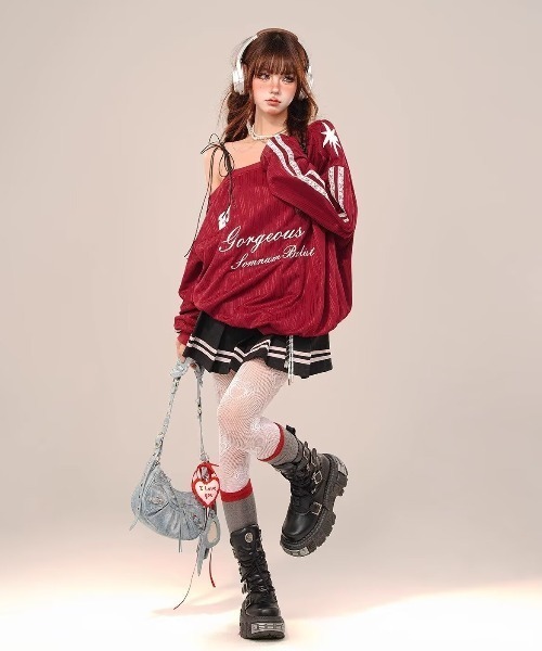 lilful(リルフル)の「【26年春夏新作】ユニフォーム風 レースサイドライン オーバーサイズ ワンショルダーロンT(Tシャツ/カットソー・レディース・レッド/ブラック・M/L)」の14枚目の写真