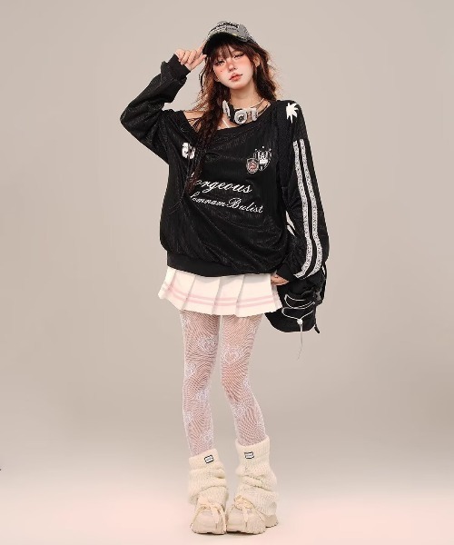 lilful(リルフル)の「【26年春夏新作】ユニフォーム風 レースサイドライン オーバーサイズ ワンショルダーロンT(Tシャツ/カットソー・レディース・レッド/ブラック・M/L)」の19枚目の写真