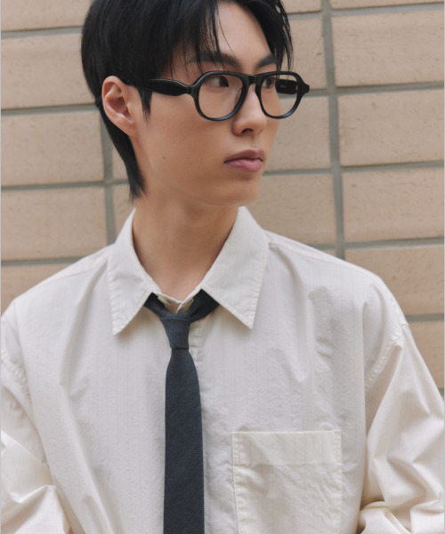 NONBLANK(ノンブランク)の「ルーズフィットストライプシャツ_BUTTER(シャツ/ブラウス・メンズ・ライトイエロー・MEDIUM/LARGE/X-LARGE)」の9枚目の写真