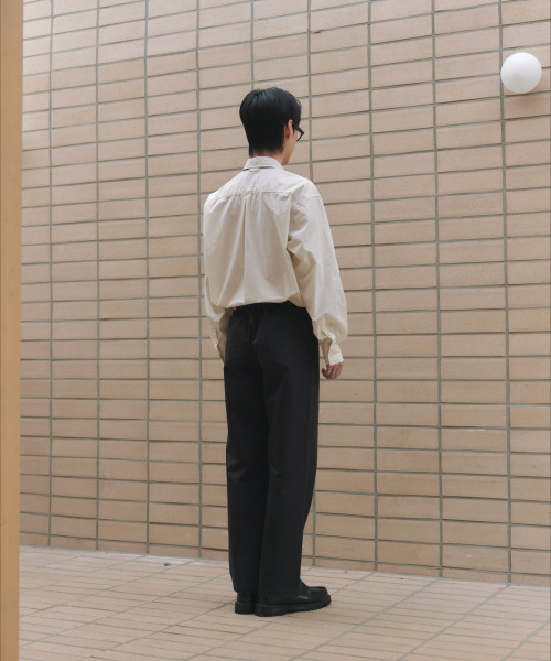 NONBLANK(ノンブランク)の「ルーズフィットストライプシャツ_BUTTER(シャツ/ブラウス・メンズ・ライトイエロー・MEDIUM/LARGE/X-LARGE)」の12枚目の写真
