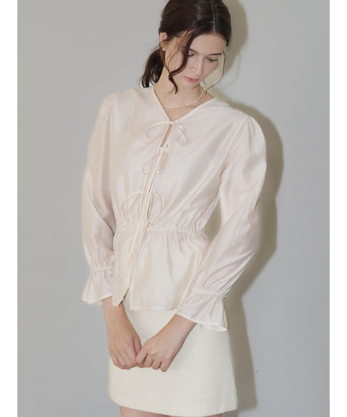 LAUTREDE MIN(ロートルドミン)の「Ella Ribbon Ivory blouse(シャツ/ブラウス・レディース・アイボリー・SMALL/MEDIUM)」の1枚目の写真
