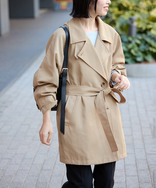 SLOBE IENA（スローブイエナ）の「《セットアップ対応可》撥水ミドルトレンチコート（トレンチコート・レディース・ベージュ/ネイビー・36/38）」の6枚目の写真