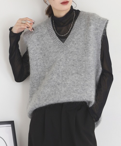 EGLANTINE(エグランティーヌ)の「EGLANTINE モヘアニットVネックベスト(ベスト・レディース・カーキ/シルバーグレー・38)」の2枚目の写真
