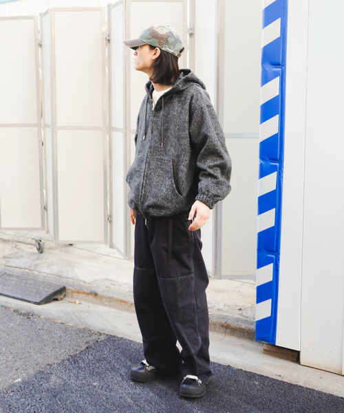 JOINT WORKS(ジョイントワークス)の「シャギー ジップフーディー / Shaggy Zip Hoodie(ブルゾン・メンズ・チャコールグレー/レッド・LARGE/MEDIUM)」の7枚目の写真