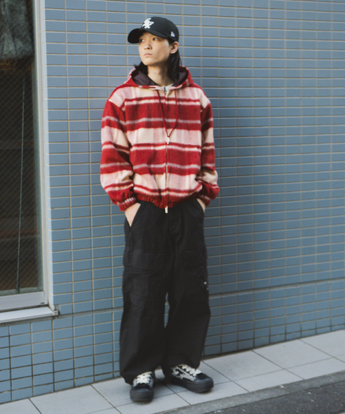 JOINT WORKS(ジョイントワークス)の「シャギー ジップフーディー / Shaggy Zip Hoodie(ブルゾン・メンズ・チャコールグレー/レッド・LARGE/MEDIUM)」の18枚目の写真