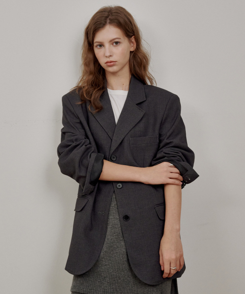 LOSSYROW(ロッシロー)の「Loose Fit Tailored Jacket Charcoal(テーラードジャケット・レディース・チャコール・FREE)」の3枚目の写真