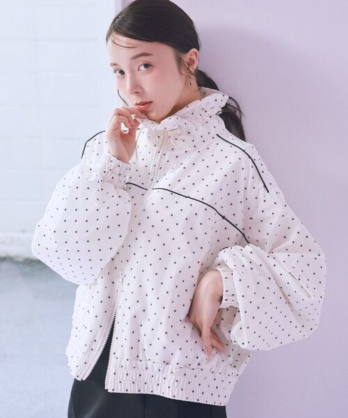 earth music&ecology(アースミュージックアンドエコロジー)の「パイピングブルゾン(ブルゾン・レディース・ブラック/ドット/ライトイエロー・FREE)」の1枚目の写真