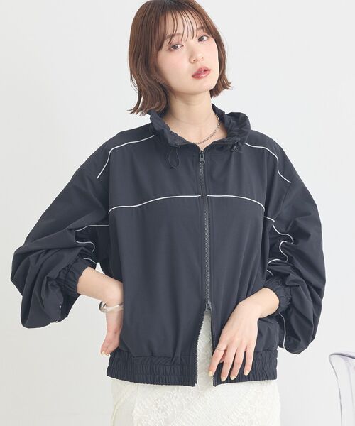 earth music&ecology(アースミュージックアンドエコロジー)の「パイピングブルゾン(ブルゾン・レディース・ブラック/ドット/ライトイエロー・FREE)」の2枚目の写真