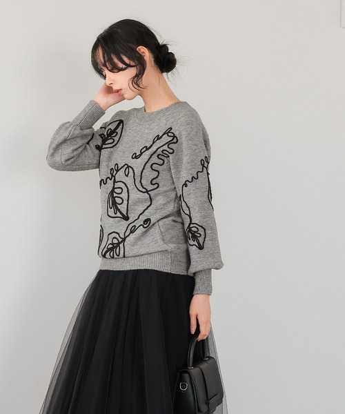 itto...（イット）の「華やかリーフコード刺繍ニット（ニット/セーター・レディース・杢グレー/ブラック・M-L）」の4枚目の写真