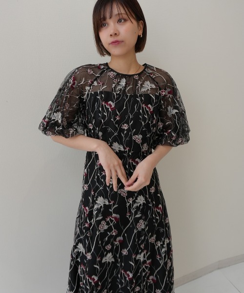 Jolie et Jolie（ジョリーエジョリー）の「フローラル刺繍シアードレス（ドレス・レディース・ブラック/イエロー/ネイビー/ピンク・M/L）」の6枚目の写真