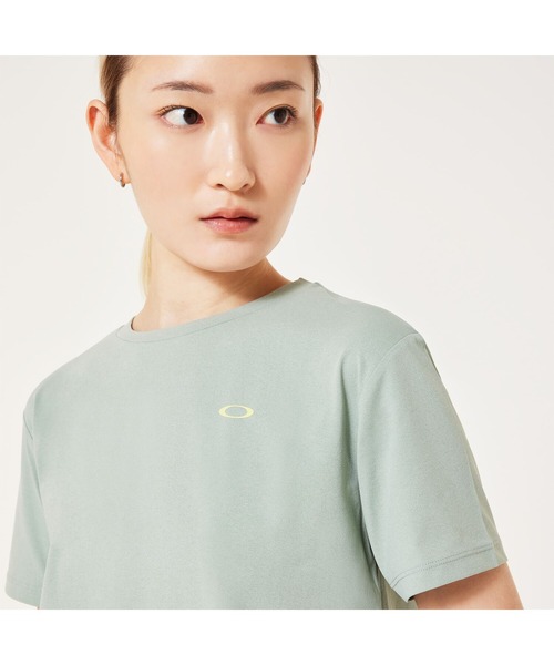 OAKLEY(オークリー)の「オークリーRADIANT UV SHADE OP TEE 9.0Tシャツ/レディース/吸汗速乾/UPF50+/4WAYストレッチ/軽量/OAKLEY(Tシャツ/カットソー・レディース・ライトブルー/ブラック/ライトグリーン/ホワイト・XS/S/M/L)」の4枚目の写真