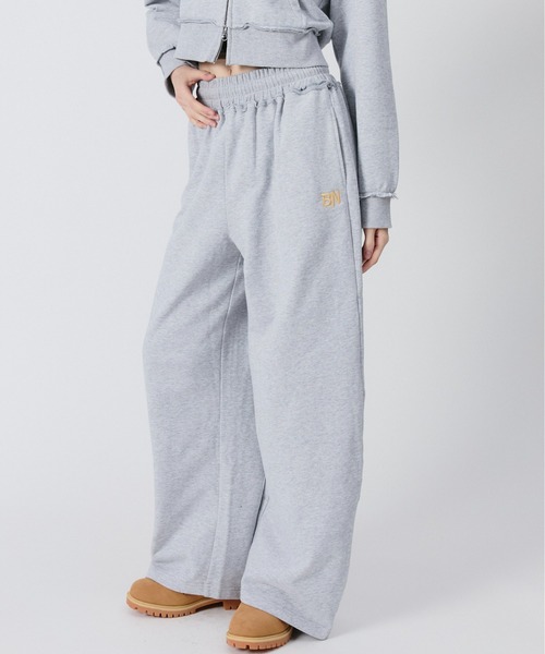 BENUA(ベヌア)の「BN curved sweatpants/BN カーブスウェットパンツ(スウェットパンツ・レディース・カーキ/グレー・LARGE/MEDIUM)」の12枚目の写真