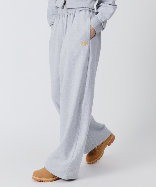 BENUA(ベヌア)の「BN curved sweatpants/BN カーブスウェットパンツ(スウェットパンツ・レディース・カーキ/グレー・LARGE/MEDIUM)」の13枚目の写真