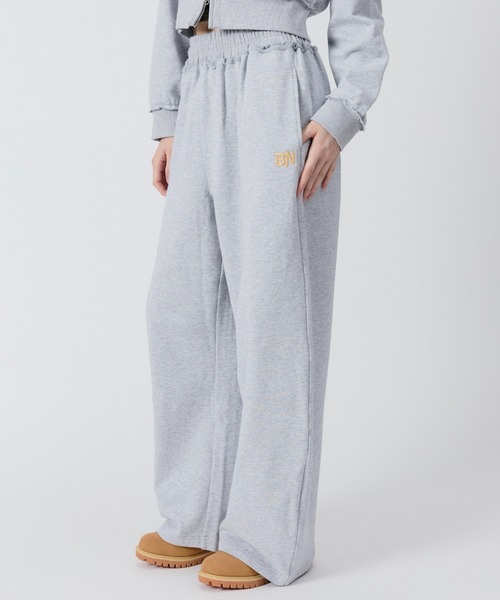 BENUA(ベヌア)の「BN curved sweatpants/BN カーブスウェットパンツ(スウェットパンツ・レディース・カーキ/グレー・LARGE/MEDIUM)」の15枚目の写真