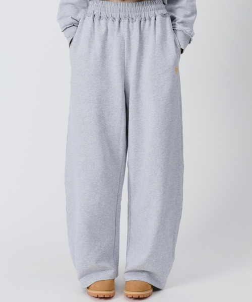 BENUA(ベヌア)の「BN curved sweatpants/BN カーブスウェットパンツ(スウェットパンツ・レディース・カーキ/グレー・LARGE/MEDIUM)」の11枚目の写真