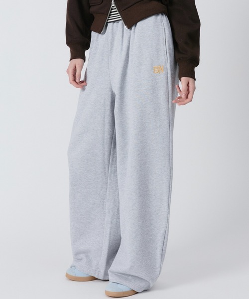 BENUA(ベヌア)の「BN curved sweatpants/BN カーブスウェットパンツ(スウェットパンツ・レディース・カーキ/グレー・LARGE/MEDIUM)」の6枚目の写真