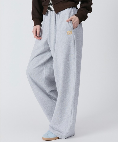 BENUA(ベヌア)の「BN curved sweatpants/BN カーブスウェットパンツ(スウェットパンツ・レディース・カーキ/グレー・LARGE/MEDIUM)」の9枚目の写真