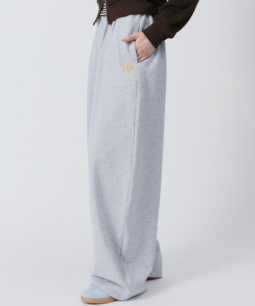 BENUA(ベヌア)の「BN curved sweatpants/BN カーブスウェットパンツ(スウェットパンツ・レディース・カーキ/グレー・LARGE/MEDIUM)」の10枚目の写真