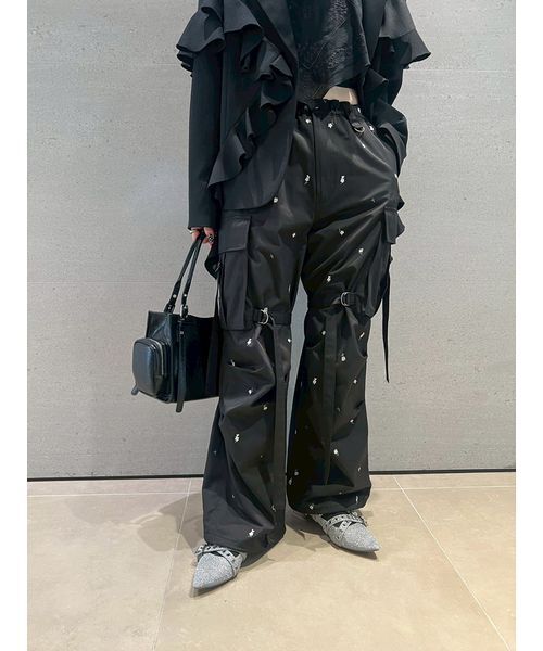 FURFUR(ファーファー)の「【WEB・一部店舗限定カラー】フラワー刺繍カーゴパンツ(その他パンツ・レディース・アイボリー/ブラック/ピンク・F)」の15枚目の写真