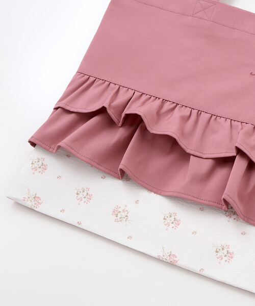 BeBe（ベベ）の「花柄切り替えフリルレッスンバッグ（トートバッグ・キッズ・ピンク/ブルー・FREE）」の9枚目の写真