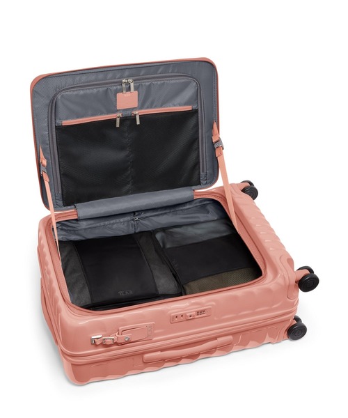 TUMI(トゥミ)の「19 DEGREE ミディアム・フロント・アクセス・エクスパンダブル・チェックイン スーツケース 5泊~7泊程度(スーツケース/キャリーバッグ・レディース・ピンク系その他・FREE)」の4枚目の写真