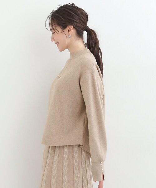 SHOO・LA・RUE(シューラルー)の「【洗濯機可/セットアップ可/S-LL】インせず着られる もちもち裾ラウンドニット(ニット/セーター・レディース・オフホワイト/ネイビー/ベージュ・03/02/01/04)」の5枚目の写真