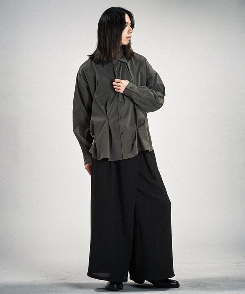 NO ID.（ノーアイディ）の「【NO ID.】Random Tuck Big Shirt / ランダム タック ビッグ シャツ（シャツ/ブラウス・メンズ・ブラック/グレー/ホワイト・ONE SIZE）」の12枚目の写真