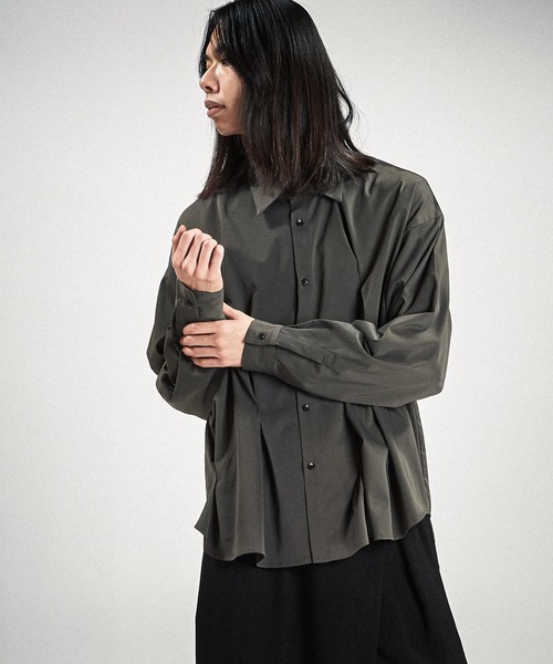 NO ID.（ノーアイディ）の「【NO ID.】Random Tuck Big Shirt / ランダム タック ビッグ シャツ（シャツ/ブラウス・メンズ・ブラック/グレー/ホワイト・ONE SIZE）」の6枚目の写真