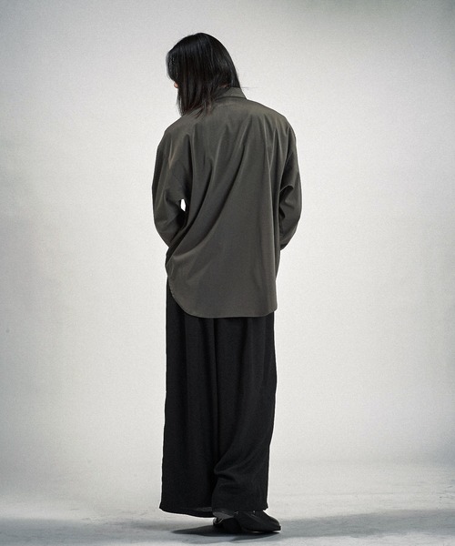 NO ID.（ノーアイディ）の「【NO ID.】Random Tuck Big Shirt / ランダム タック ビッグ シャツ（シャツ/ブラウス・メンズ・ブラック/グレー/ホワイト・ONE SIZE）」の14枚目の写真